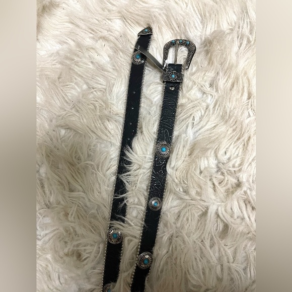 Dainty western belt with turquoise accents - Picture 5 of 8